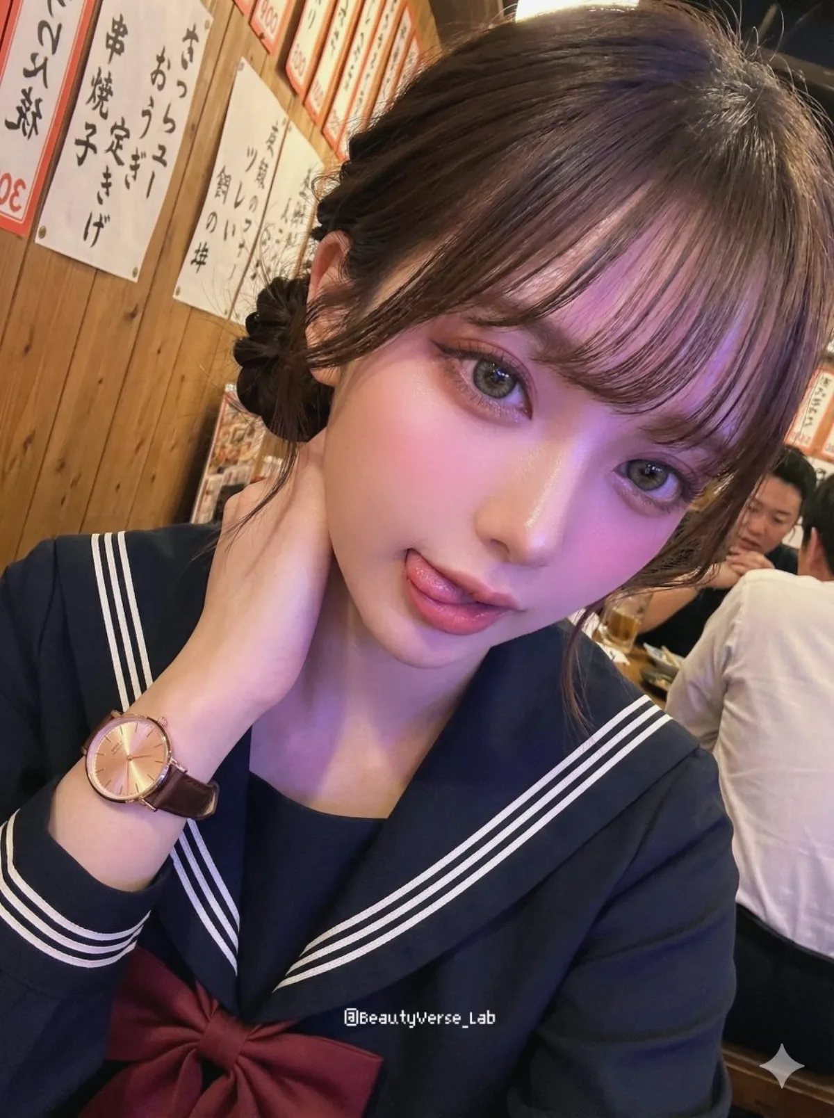 吐舌头的女孩 · 主图演绎