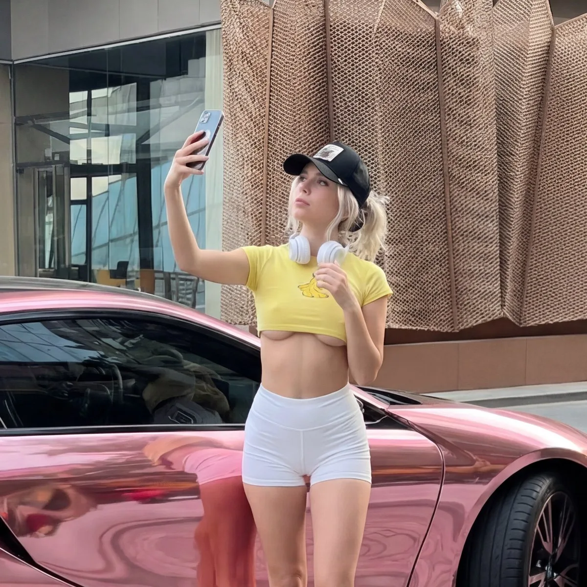 Mirror Rose Gold and Sunlight Yellow Street Style